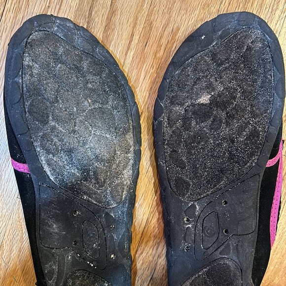 Water shoes worn but plenty of life left! - Picture 11 of 13